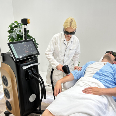 Q-Switch NO 50% giảm giá Weifang KM 755 1064 808nm Trio Wavelength Ice Laser Hair Removal Machine