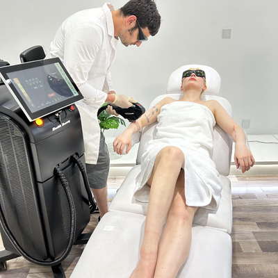 2000w Diode Laser Depilation 50% giảm giá tháng Chín Khuyến mãi với 4 bước sóng 808 755 940 1064nm
