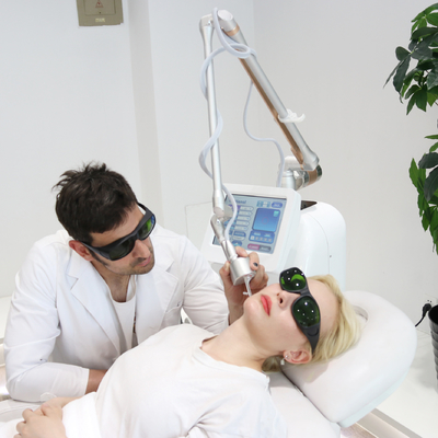 Máy laser CO2 phân đoạn thương mại để tái tạo da / loại bỏ vết rạn da